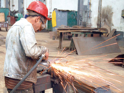 Emploi : Une enquête de l’ONS le révèle, Un salarié sur deux n’est pas assuré