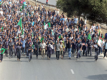 Ils étaient bloqués à Boufarik par la gendarmerie ,15 000 gardes communaux tentent de marcher sur Alger