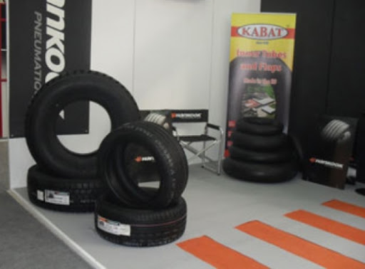 Importation d’accessoires automobiles et pneumatiques en Algérie ,Une forte hausse au premier semestre 2012