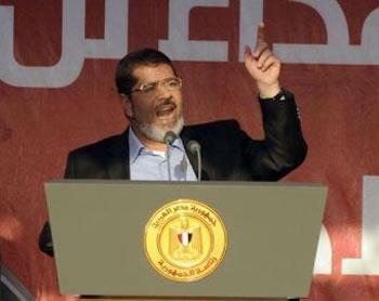 Le nouveau président d&rsquo;Egypte réhabilite le parlement dissous,Morsi fait un croche-pied aux militaires