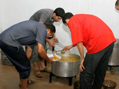 Les Algériens ont entamé le Ramadhan ,Les contrastes d’un mois particulier