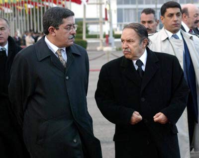 Loi de finances,rentrée sociale,élections locales,Pourquoi Bouteflika maintient Ouyahia