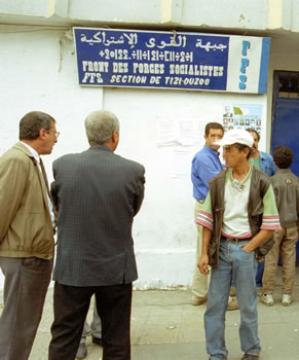 Meeting des opposants du FFS à Tizi Ouzou,5 anciens secrétaires à la tribune