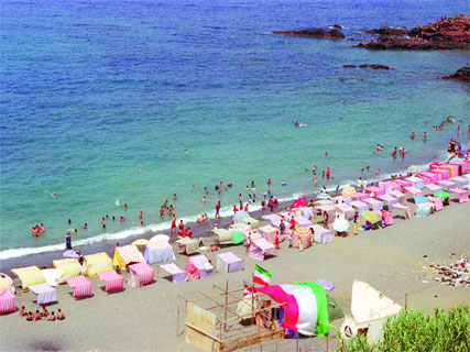 Plages saturées et occupation anarchique du domaine maritime à Aïn Témouchent Rachgoun, Chatt El Hillal, Sassel et Bouzedjar : le foncier en question