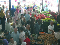 Ramadan Le ministre du Commerce : «Bouffez et dépensez moins!