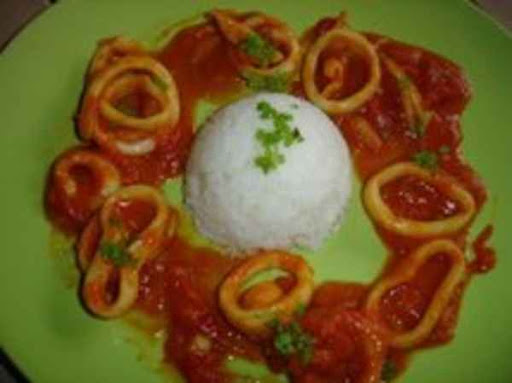 CALAMARS EN SAUCE ROUGE