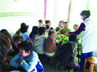 Cantines scolaires ,Il y a à boire et à manger !