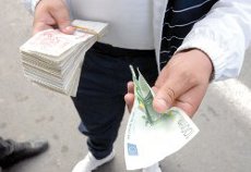 Change,L’inexplicable dégringolade du dinar