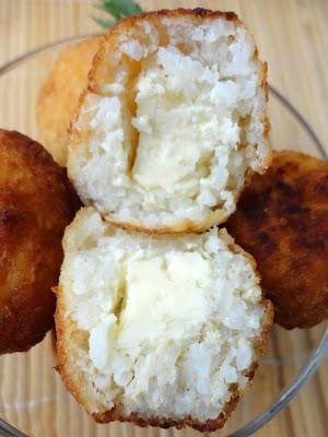 Croquettes de poulet au riz en sauce