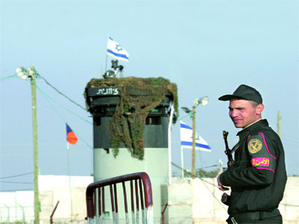 La purge au sein de l’armée et l’absence de contact avec Morsi l’inquiètent, Israël sur le qui-vive