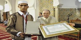 Le président Bouteflika honore les lauréats du Concours international de récitation du coran