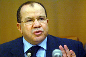 M. Barkat appelle à intensifier les efforts au profit des nécessiteux