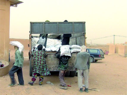 Notre reporter a accompagné une délégation du croissant-rouge à kidal (mali), Au pays de l’Azawad meurtri
