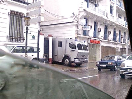 Risque d&rsquo;attaques armées des blindés bourrés d&rsquo;argent à la veille de l&rsquo;Aïd ,Les convois de fonds sous haute surveillance