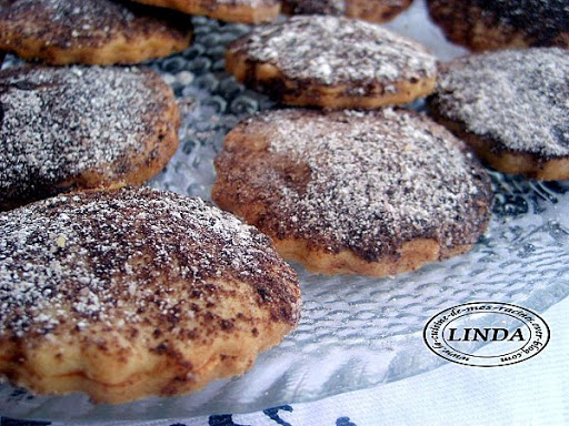 Sablés fourrés au chocolat.