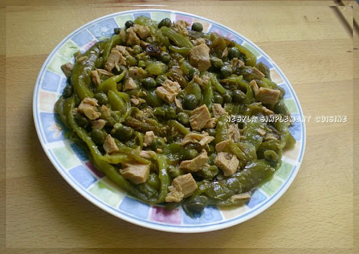 Salade de poivrons frits aux câpres