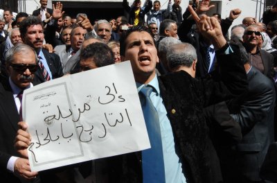 Scandale au FLN : des journalistes cernés par des voyous à Hydra