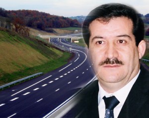 Congestion routière entre Lakhdaria et Bouira en raison des travaux « Le tronçon reste ouvert à la circulation », affirme Amar Ghoul