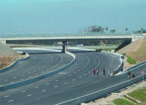En raison de la dégradation de la chaussée sur le tronçon Lakhdaria-Bouira,La circulation interdite aux poids lourds pendant 6 mois