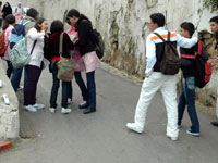 Les casiers tardent à venir, Le cartable lourd fait toujours jaser