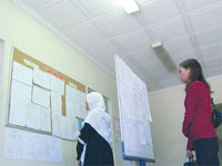 Les jeunes pensent y trouver un emploi-refuge, Délégué commercial : la médaille et son revers