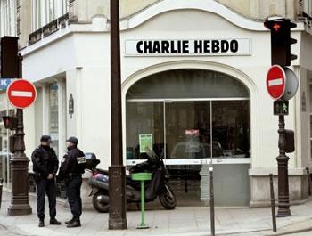 Vives tensions après la publication des caricatures sur le prophète (QSSSL),Les provocations de Charlie Hebdo