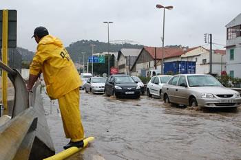 Alger se noie…dans une goutte d&rsquo;eau,Le spectre de l&rsquo;hiver 2011