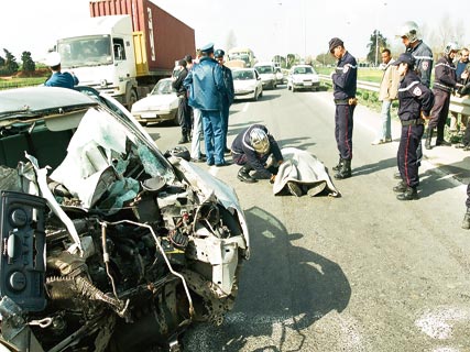 Bus, camions et taxis : des cercueils roulants