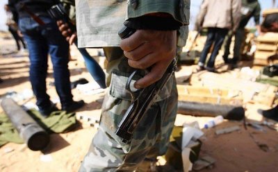 Commerce illicite des armes légères : l’Algérie lance un appel