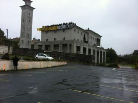 La Grande mosquée de Poitiers occupée par un groupscule d&rsquo;extrême droite, une première dans l&rsquo;histoire de la France