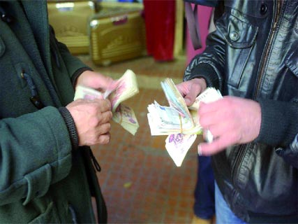 La monnaie nationale a encore perdu 10% de sa valeur, Jusqu’où va plonger le dinar?