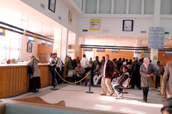 Les bureaux de poste submergés à quelques jours de l&rsquo;aïd,18 milliards de dinars retirés par jour