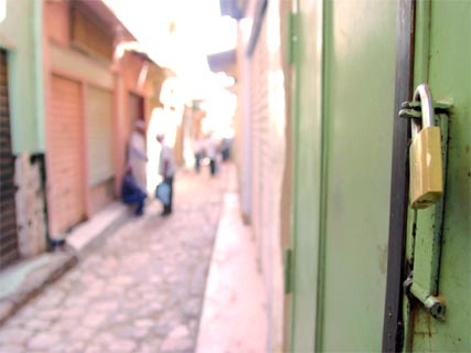 Les pouvoirs publics ont ordonné aux commerçants d’assurer le service ,L’autorité de l’état à l’épreuve de l’Aïd