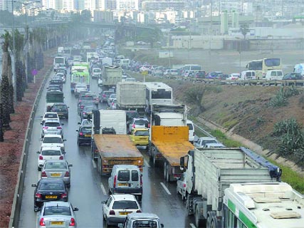 Les premières pluies paralysent la ville d&rsquo;Alger