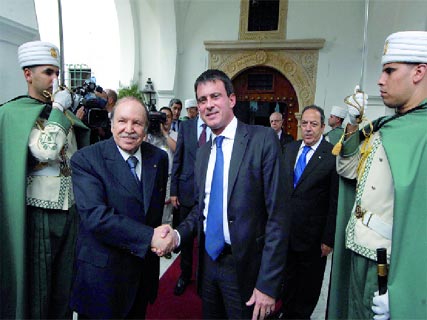 Manuel Valls encense le Président Bouteflika