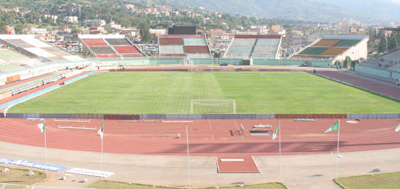 MOHAMED TAHMI EN VISITE D&rsquo;INSPECTION À L&rsquo;OCO, La pelouse du stade 5-Juillet sera entièrement refaite à partir de mai 2013