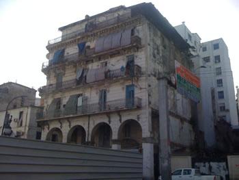 Vieux Bati à Alger,SOS à la commune de Belouizdad