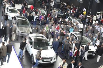 Automobile,Le marché met le turbo