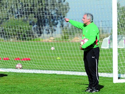 Il a annoncé qu’il voulait renforcer l’EN par 4 ou 5 joueurs, Mais qu’est-ce qui se trame dans la tête de Halilhodzic ?