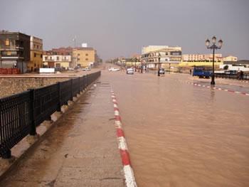 Intempéries à Oran,Les pieds dans l&rsquo;eau