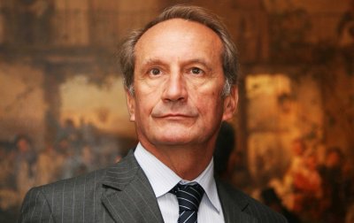 Les Algériens de France préparent une réponse à Gérard Longuet