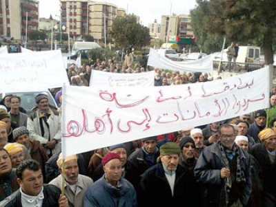 Marche de propriétaires de fusils de chasse à Bouira
