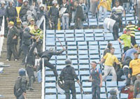 Violence dans les stades ,Prison pour les fauteurs de troubles