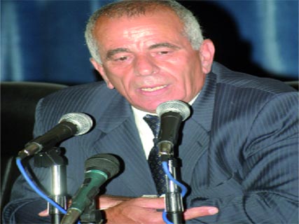 Abdelatif Benachenhou, ancien ministre des Finances, l’a déclaré au CREAD “Une grave crise de l’investissement productif”