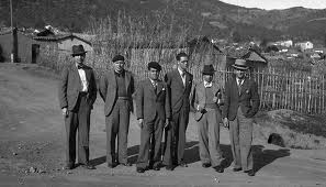 Algérie : Hollande évoquera les biens des pieds-noirs