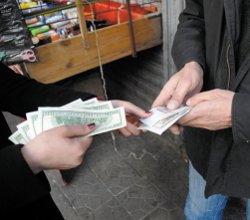 Augmentation des allocations devises,Le marché parallèle garde le moral