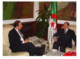 Bouteflika et Hollande signeront un accord de partenariat stratégique,En finir avec les rancoeurs