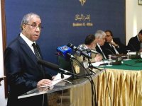 Consacrer le régime des incompatibilités avec le mandat électoral pour assurer l’indépendance des représentants du peuple