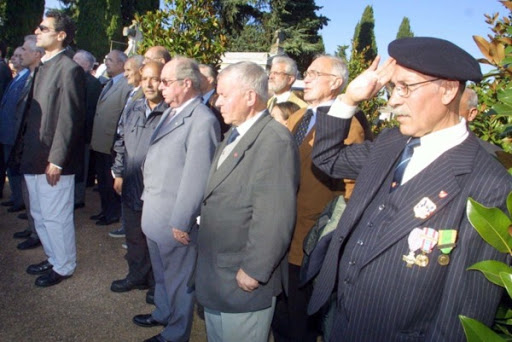 Des milliers d&rsquo;Algériens demandent à la France leur retraite du combattant…d&rsquo;Algérie