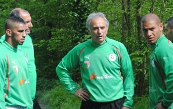 Equipe nationale,Des incohérences dans la liste de Vahid